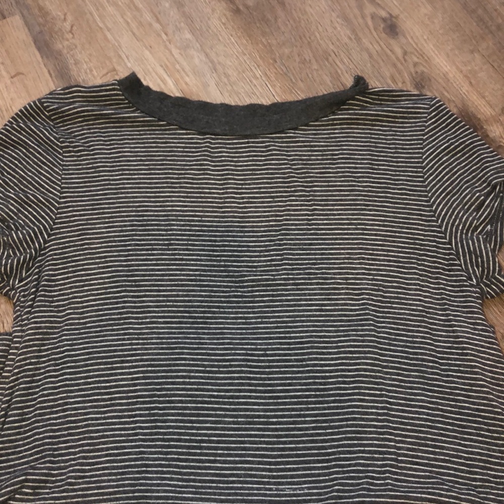 American Eagle t shirt